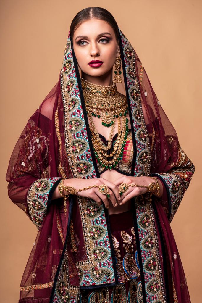 Buy Indian Designer Bridal Lehenga Online in Canada - India - USA | Wedding Lehengas - Toronto - Delhi - Dubai - Mumbai - New york | Best bride Lehenga