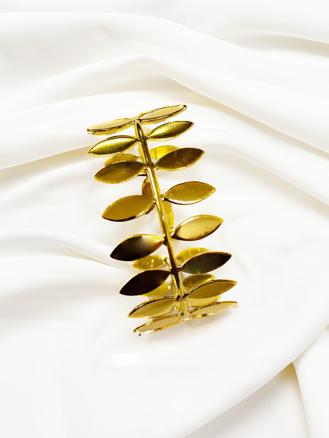 Metallic Gold Leaf Round Wreath Bracelet